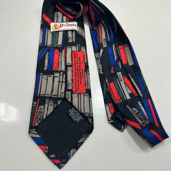 Dr. Seuss 1990’s vintage cat in the hat cartoon tie 100% silk made in Korea - Picture 4 of 9